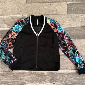 Mural -  Floral Jacket